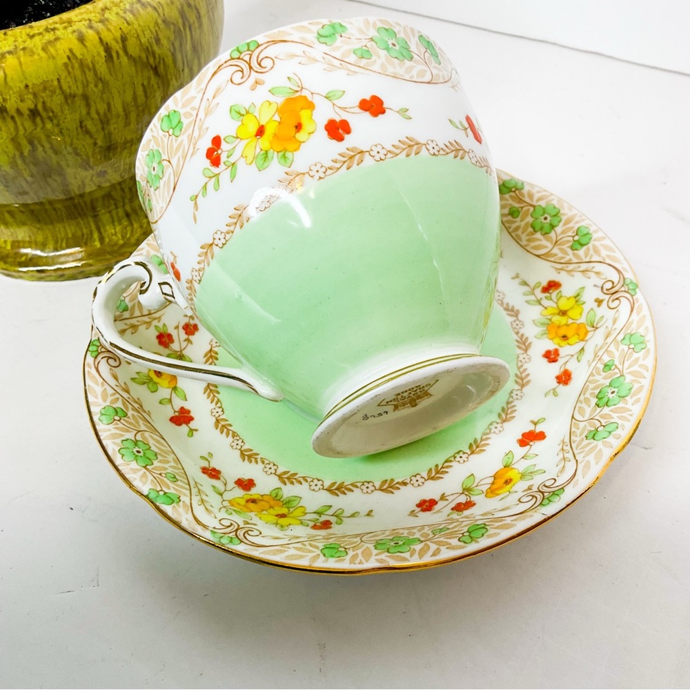 VINTAGE Royal Grafton Bone China Teacup & Saucer – Green Gold Floral England - Picture 3 of 7